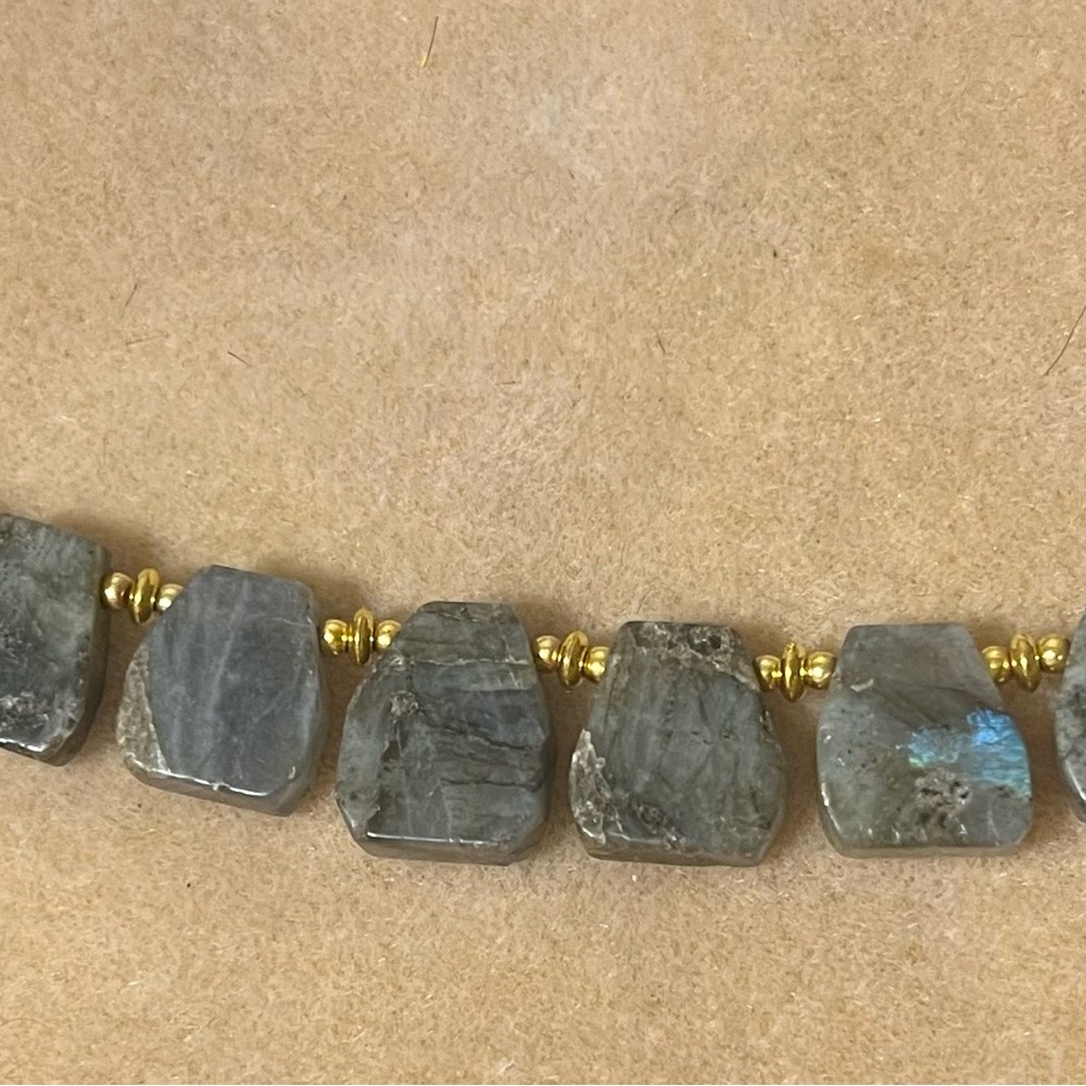 Elegant Gray and Gold Stone bracelet